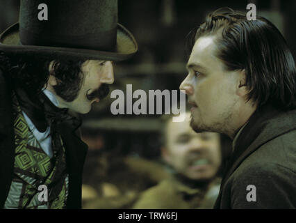 DANIEL DAY-LEWIS et leonardo dicaprio dans GANGS OF NEW YORK (2002). Copyright : Editorial uniquement. Pas de merchandising ou des couvertures de livres. C'est un document distribué au public. Les droits d'accès uniquement, aucune licence de droit d'auteur prévue. Seulement pour être reproduit dans le cadre de la promotion de ce film. Credit : MIRAMAX / Album Banque D'Images