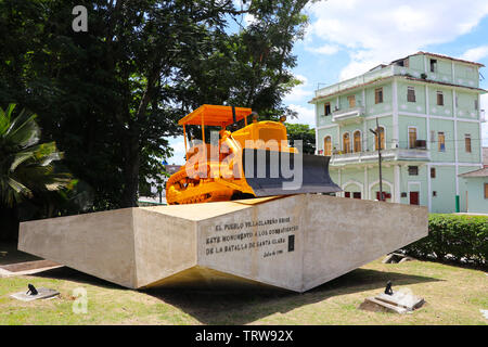 01/04/2019 Santa Clara, CubaMonument du tren blindado (train déraillé) avec bulldozer Banque D'Images