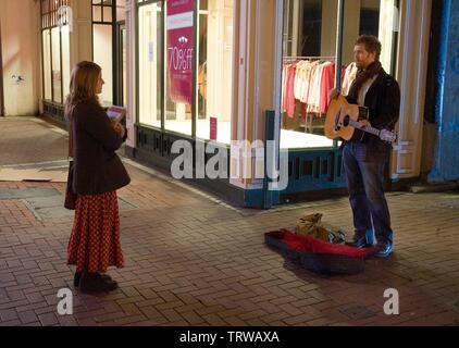 GLEN HANSARD et Marketa Irglova en une fois (2007). Copyright : Editorial uniquement. Pas de merchandising ou des couvertures de livres. C'est un document distribué au public. Les droits d'accès uniquement, aucune licence de droit d'auteur prévue. Seulement pour être reproduit dans le cadre de la promotion de ce film. Credit : SAMSON FILMS / Album Banque D'Images