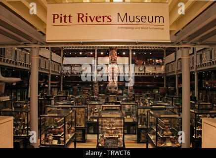 L'entrée du Pitt Rivers Museum à Oxford. Une collection de plus d'un demi-million d'artefacts archéologiques et anthropologiques. Banque D'Images