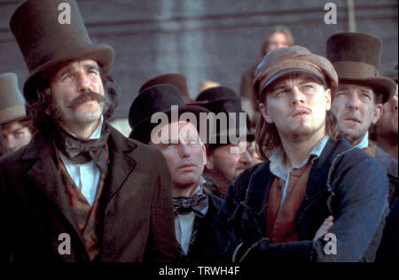 DANIEL DAY-LEWIS et leonardo dicaprio dans GANGS OF NEW YORK (2002). Copyright : Editorial uniquement. Pas de merchandising ou des couvertures de livres. C'est un document distribué au public. Les droits d'accès uniquement, aucune licence de droit d'auteur prévue. Seulement pour être reproduit dans le cadre de la promotion de ce film. Credit : MIRAMAX / Album Banque D'Images