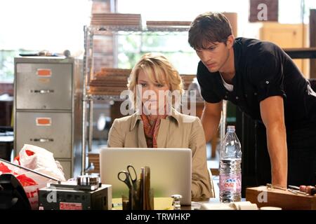 KATHERINE HEIGL et ASHTON KUTCHER dans KILLERS (2010). Copyright : Editorial uniquement. Pas de merchandising ou des couvertures de livres. C'est un document distribué au public. Les droits d'accès uniquement, aucune licence de droit d'auteur prévue. Seulement pour être reproduit dans le cadre de la promotion de ce film. Credit : KATALYST FILMS/LIONSGATE / Album Banque D'Images