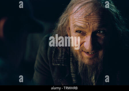 BEN KINGSLEY dans Oliver Twist (2005). Copyright : Editorial uniquement. Pas de merchandising ou des couvertures de livres. C'est un document distribué au public. Les droits d'accès uniquement, aucune licence de droit d'auteur prévue. Seulement pour être reproduit dans le cadre de la promotion de ce film. Credit : OLIVER TWIST PRODUCTIONS LLP / FERRANDIS, GUY / Album Banque D'Images