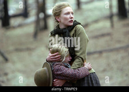 CATE BLANCHETT et JENNA BOYD DANS LES DISPARUS (2003). Copyright : Editorial uniquement. Pas de merchandising ou des couvertures de livres. C'est un document distribué au public. Les droits d'accès uniquement, aucune licence de droit d'auteur prévue. Seulement pour être reproduit dans le cadre de la promotion de ce film. Credit : Columbia Pictures / Album Banque D'Images