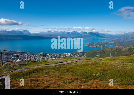 Paysage de Narvikfjellet à Narvik en Norvège / Scandinavie- vue de l'Ofotfjord Banque D'Images