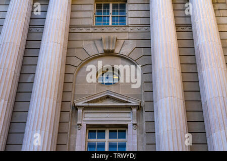 Les Impôts de l'IRS Internal Revenue Service Federal Triangle Colonnes Washington DC Banque D'Images