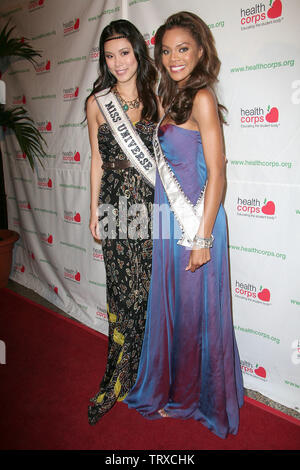 New York, USA. 17 avril, 2008. Miss Univers 2007, Riyo Mori, Miss Texas, Crystle Stewart au jardin enchanté à Gala bénéfice HealthCorps au Hammerstein Ballroom. Crédit : Steve Mack/Alamy Banque D'Images