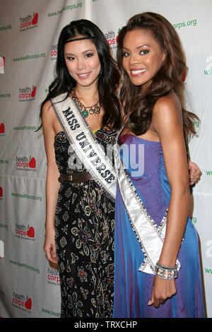 New York, USA. 17 avril, 2008. Miss Univers 2007, Riyo Mori, Miss Texas, Crystle Stewart au jardin enchanté à Gala bénéfice HealthCorps au Hammerstein Ballroom. Crédit : Steve Mack/Alamy Banque D'Images