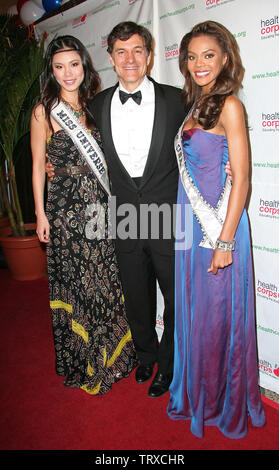 New York, USA. 17 avril, 2008. Miss Univers 2007, Riyo Mori, le Dr Mehmet Oz, Miss Texas, Crystle Stewart au jardin enchanté à Gala bénéfice HealthCorps au Hammerstein Ballroom. Crédit : Steve Mack/Alamy Banque D'Images