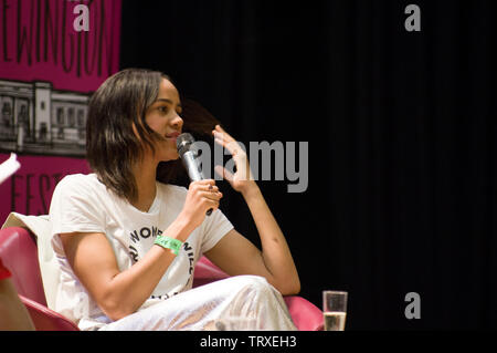 Zawedde aka Zawe Ashton au Festival littéraire de Stoke Newington, actrice, dramaturge et directeur de Pas sûr pour le travail et la Viande Fraîche Banque D'Images