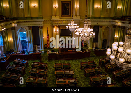 Capitale de l'état de Sacramento, CA, USA - 4 octobre 2017 : La grande salle de réunion du Sénat en Californie State House Banque D'Images