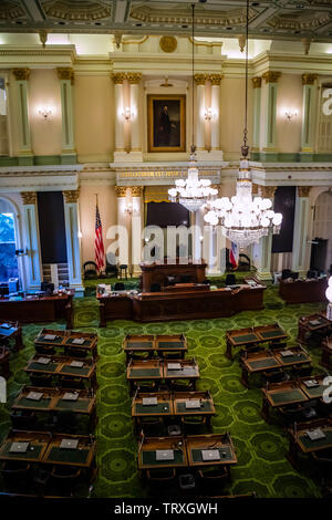 Capitale de l'état de Sacramento, CA, USA - 4 octobre 2017 : La grande salle de réunion du Sénat en Californie State House Banque D'Images