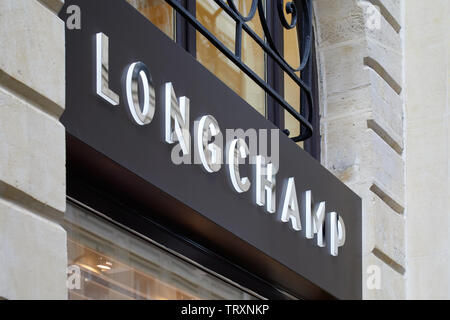 PARIS, FRANCE - 22 juillet 2017 : Longchamp luxe fashion store se connecter à Paris, France. Banque D'Images