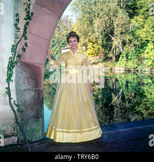 Liselotte Pulver lors du tournage de la comédie "le Spessart Inn' (1958). Liselotte Pulver Lilo actrice PulverSwiss est né le 11 octobre 1929 à Berne. Dans le monde d'utilisation | Banque D'Images