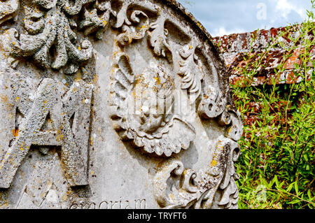 Au cimetière de Fontenoille ; Kirche und Friedhof von Fontenoille (Oxfordshire) Banque D'Images