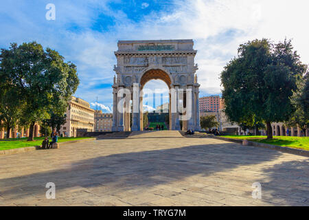 Gênes, Italie - 9 mars 2019 : l'arche de la Victoire, également connu sous le nom de Monumento ai Caduti ou arch of the Fallen Banque D'Images