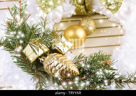 Couronne de Noël sur fond de bois Banque D'Images