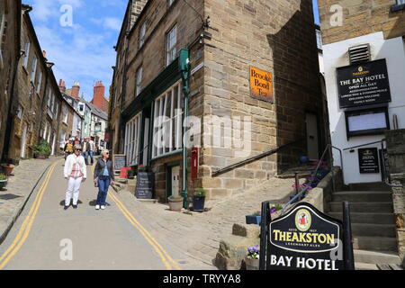 Salon de thé et de pain grillé, d'après King Street, Robin Hood's Bay, municipalité de Scarborough, North Yorkshire, Angleterre, Grande-Bretagne, Royaume-Uni, UK, Europe Banque D'Images