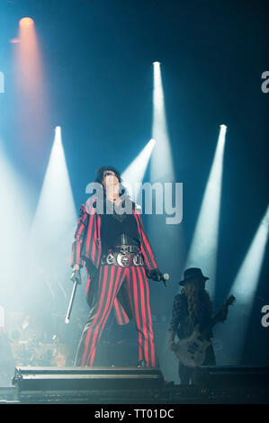 Alice Cooper à l'exécution de la Convention de Cropredy Ashwaubenon, Cropredy Oxfordshire, UK. 8 août 2013 Banque D'Images