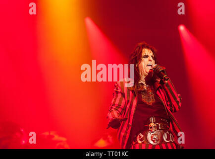 Alice Cooper à l'exécution de la Convention de Cropredy Ashwaubenon, Cropredy Oxfordshire, UK. 8 août 2013 Banque D'Images