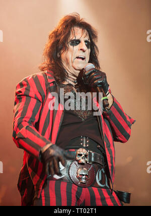 Alice Cooper à l'exécution de la Convention de Cropredy Ashwaubenon, Cropredy Oxfordshire, UK. 8 août 2013 Banque D'Images