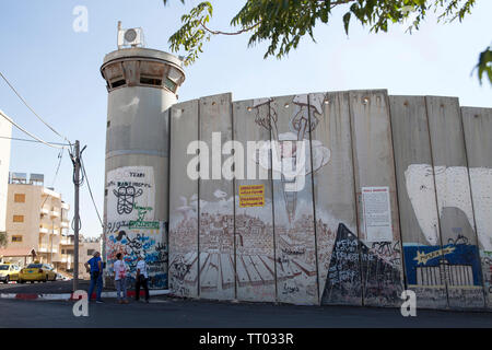 Cisjordanie, Bethléem : le mur de Cisjordanie, un mur de séparation entre Israël et les territoires palestiniens *** *** légende locale Banque D'Images