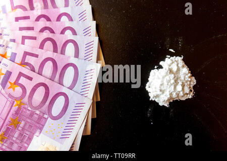 La cocaïne et 500 euros de billets en euros Banque D'Images