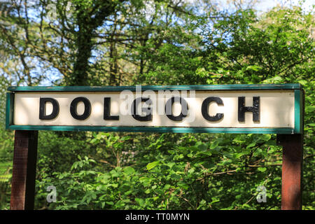 Station Dolgoch signe sur l'Talyllyn Railway, le premier chemin de fer conservés dans le monde, s'étend de Tywyn à Nant Gwernol, Gwynedd, Pays de Galles, Royaume-Uni Banque D'Images