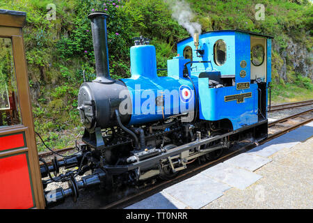 Un moteur à vapeur appelé 'modified super' sur le Talyllyn Railway, le premier chemin de fer conservés dans le monde, s'étend de Tywyn à Nant Gwernol, Gwynedd, Pays de Galles, Royaume-Uni Banque D'Images