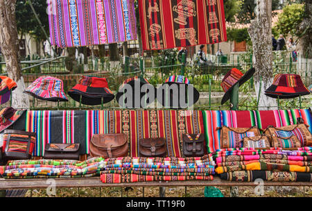 Pour les textiles traditionnels Yampara, vente, la Bolivie Tarabuco Banque D'Images