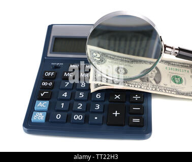 Concept de la fraude avec la loupe et calculatrice, isolated on white Banque D'Images