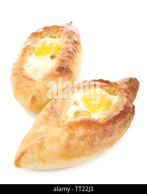 Khachapuri adjar isolated on white Banque D'Images