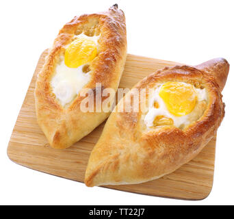 Khachapuri adjar isolated on white Banque D'Images