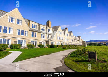 5 janvier 2017 Half Moon Bay / CA / USA - L'hôtel Ritz Carlton sur le littoral de l'Océan Pacifique Banque D'Images