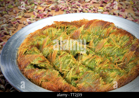 Tel kadayif appelé pistache dessert la cuisine turque Banque D'Images
