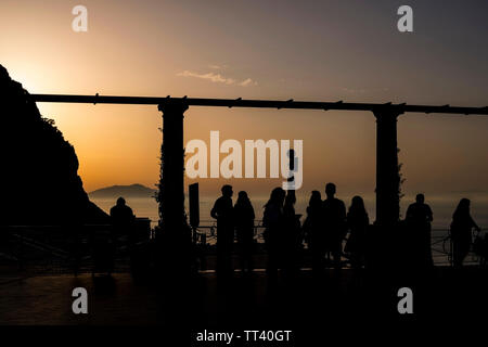 Scène en soirée dans la ville de Capri, Amalfi Coast, Italie Banque D'Images