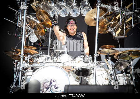 Florence, le 13 juin. Dream Theater fait vivre @ Firenze Rocks, Ippodromo del Visarno, Firenze. Copyright Davide Merli | Alamy Banque D'Images