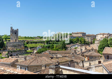 Saint-Emilion (Gironde, France), vue sur le village Banque D'Images