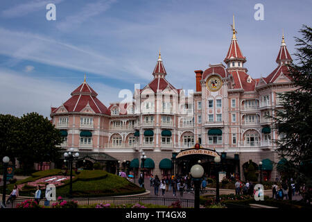 Une vue de l'hôtel Disneyland de Disneyland Paris. Lewis Mitchell Banque D'Images