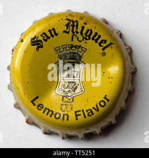 Utilisé San Miguel Beer Bottle Top Banque D'Images