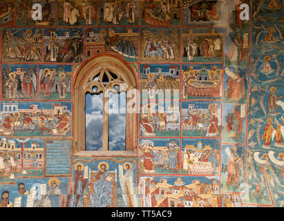 La Bucovine, Roumanie - août 5th, 2018 : un détail de la monastère de Voronet, l'un des célèbres monastères peints de Bucovine, Roumanie Banque D'Images