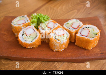 Close up of sushi rolls, Californie et style traditionnel rouleaux de sushi Banque D'Images