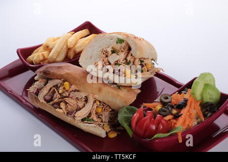 Doner kebab de poulet avec les plats de service Banque D'Images