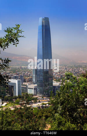 Cityscape view de Santiago du Chili, du Cerro San Cristobal en Amérique du Sud Banque D'Images