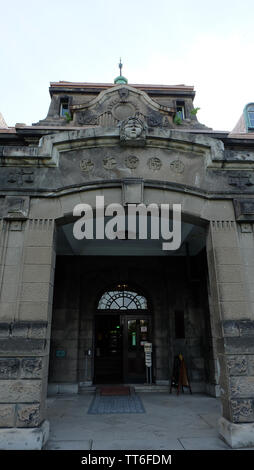 SAPPORO, JAPON - 18 mai 2019 : Entrée de Sapporo City Museum, également connu sous le nom historique Ashigaru Shiryokan Sapporo Sapporo, ancienne cour d'appel. Traduction : le mot Banque D'Images