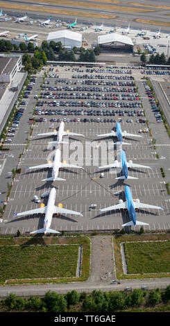 Juin 2019:le débordement d'IcelandAir et Tui Boeing 737 MAX à la terre aux aéronefs Boeing Field usine près de Seattle sur de parking, Washington, USA Banque D'Images
