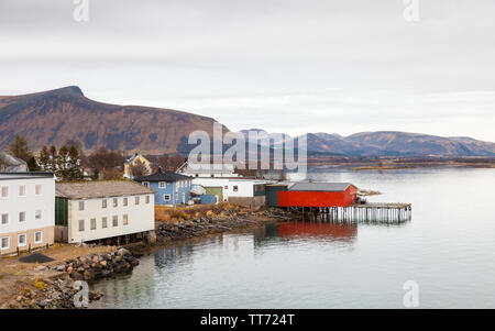 Risoyhamn Waterfront. Risoyhamn est un petit village sur l'île d'Andoya dans Nordland, Norvège. Banque D'Images