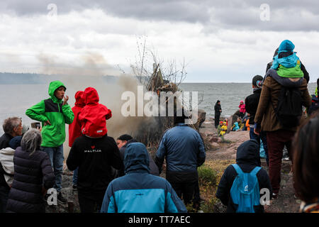 Songe d'une traditionnelle par un feu de la mer, dans le district de Lauttasaari, Helsinki Banque D'Images