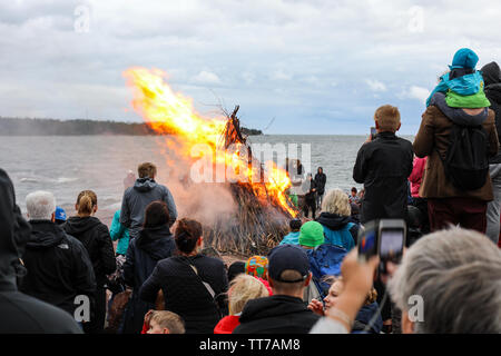 Songe d'une traditionnelle par un feu de la mer, dans le district de Lauttasaari, Helsinki Banque D'Images