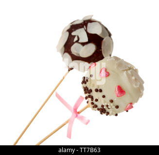 Délicieux cake pops, isolated on white Banque D'Images
